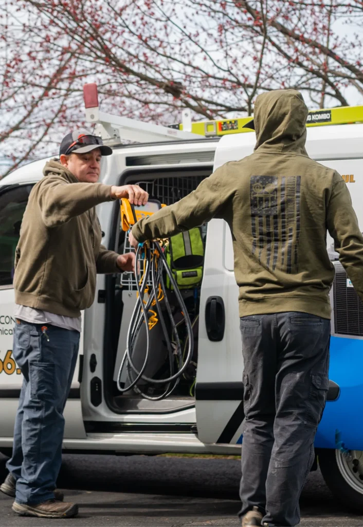 Gary Paul Mechanical employees working together